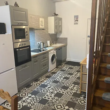 Appartement La Bourboule, 2 Pièces, 4 Personnes - Fr-1-667-3 *