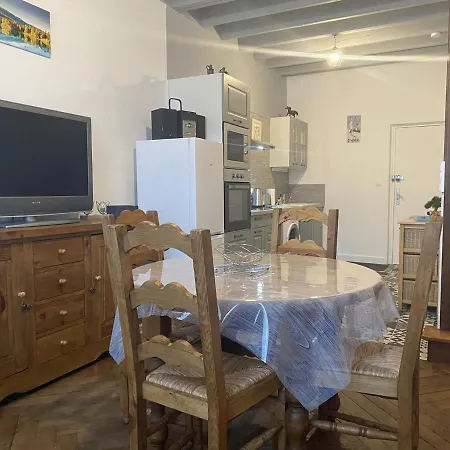 Appartement La Bourboule, 2 Pièces, 4 Personnes - Fr-1-667-3 *